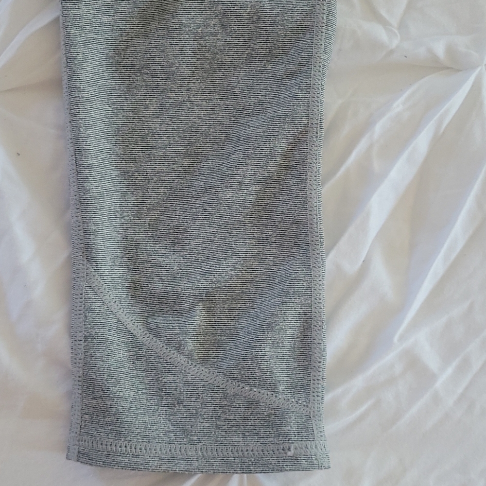 Fabletics crop legging - Picture 3 of 3